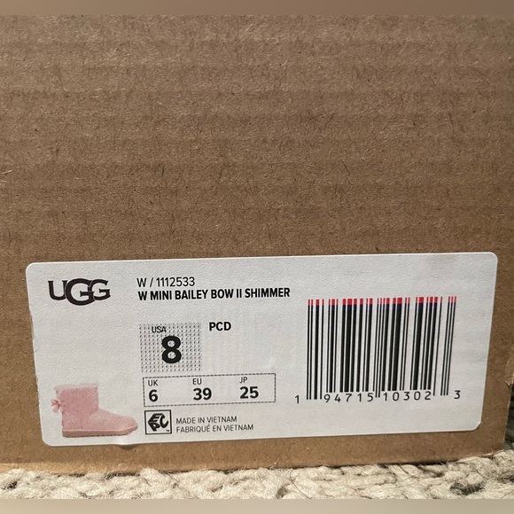 UGG Bailey Bow Boots - Picture 2 of 7